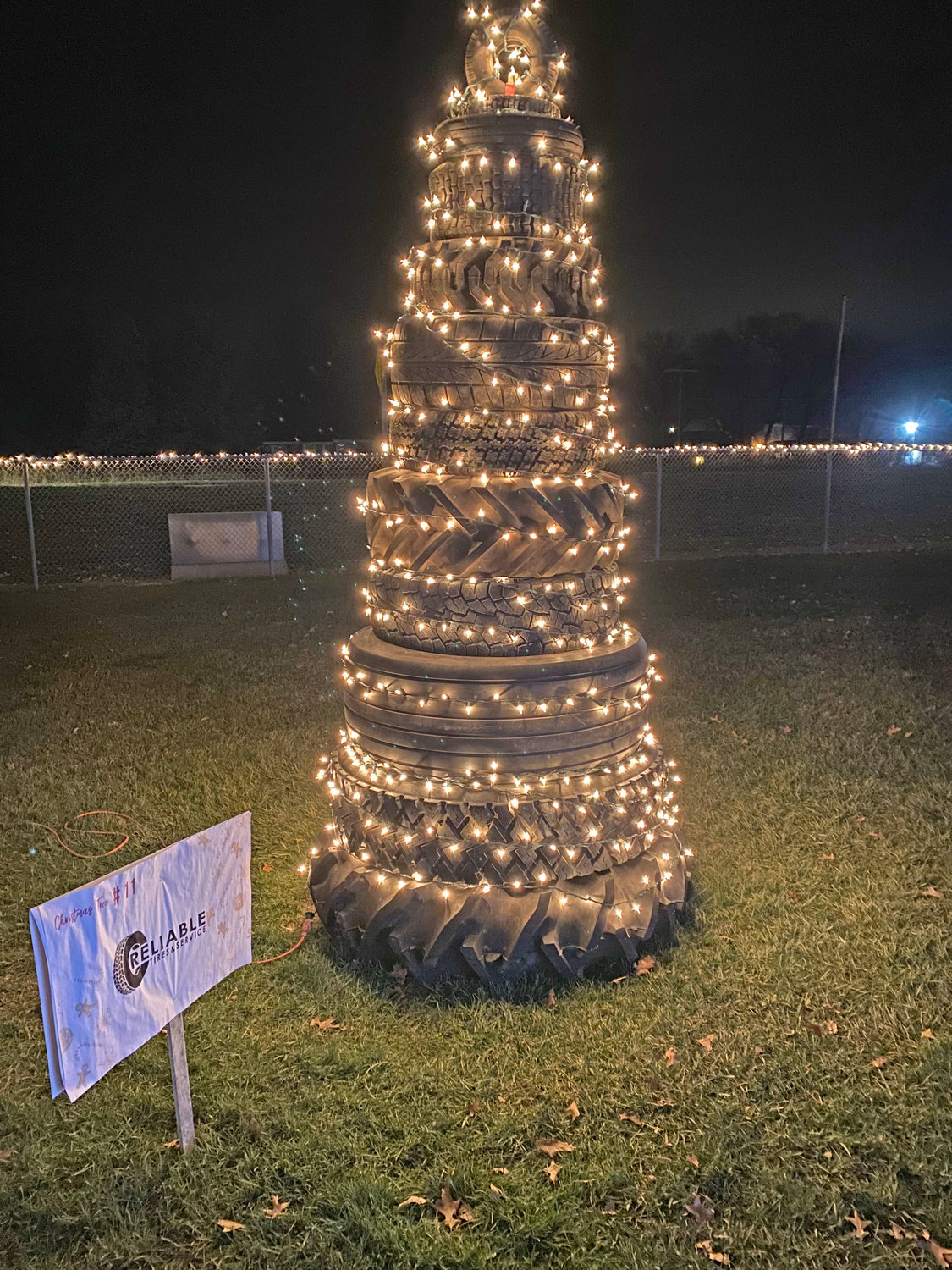 Reliable Tire's Tire Tree won best tree.